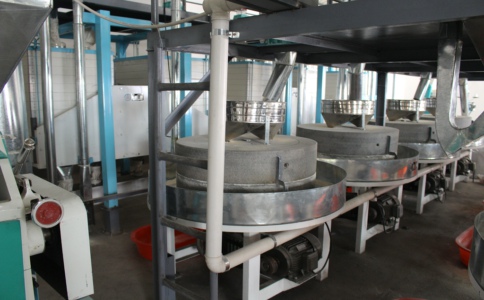 ɽ���R�ڹ��ϰ�8+1ʯĥ��ۙC�M��ͬ��ӆ�ɹ�